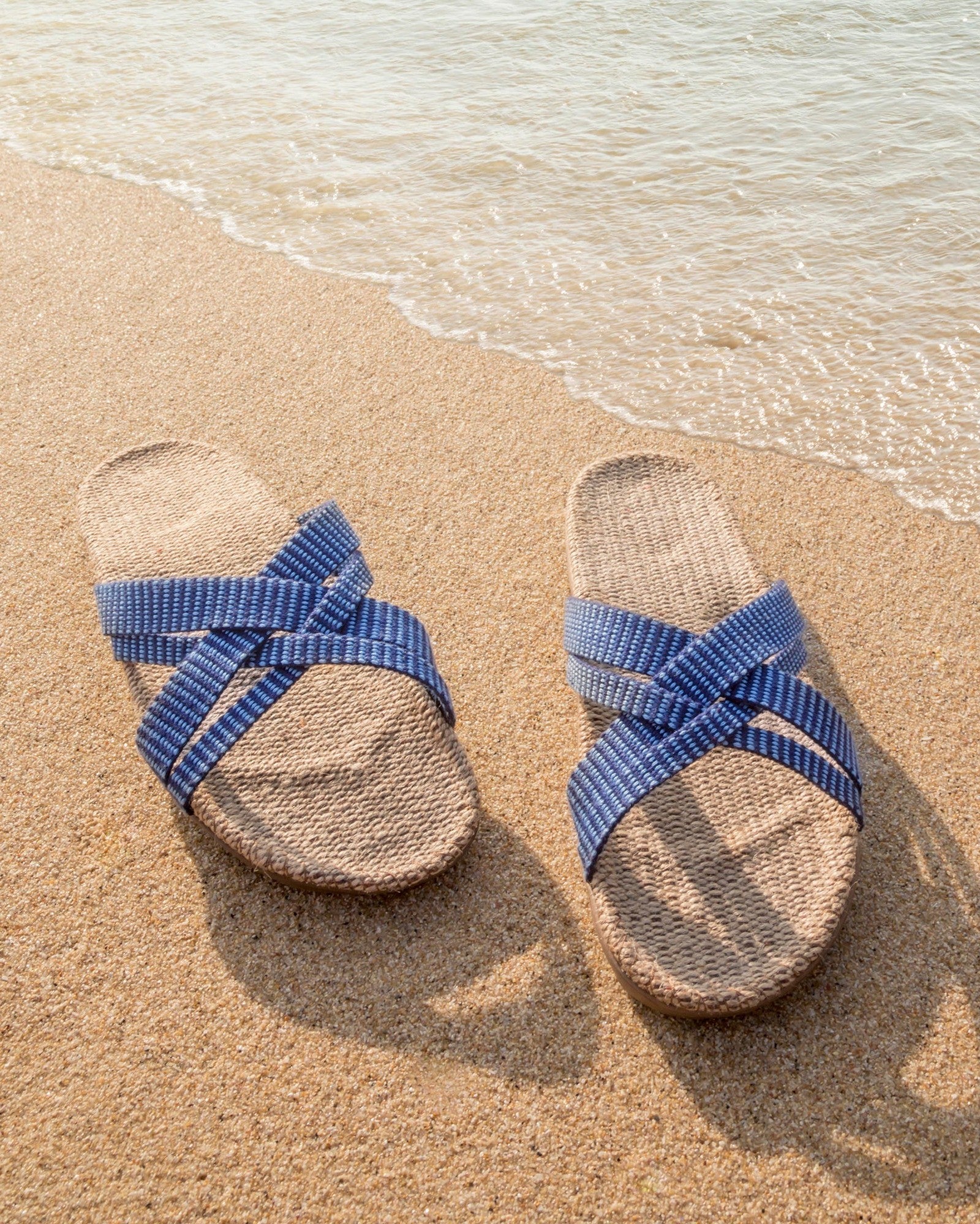 Shangies sandaalit, Blue stripes